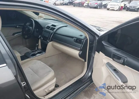 2013 Toyota Camry Hybrid Xle z USA, uszkodzony, nr VIN 4T1BD1FK4DU081820